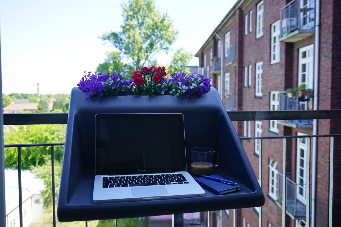 Dieses Geschenk für den Balkon wandelt jeden noch so kleinen Balkon in eine nützliche Fläche um